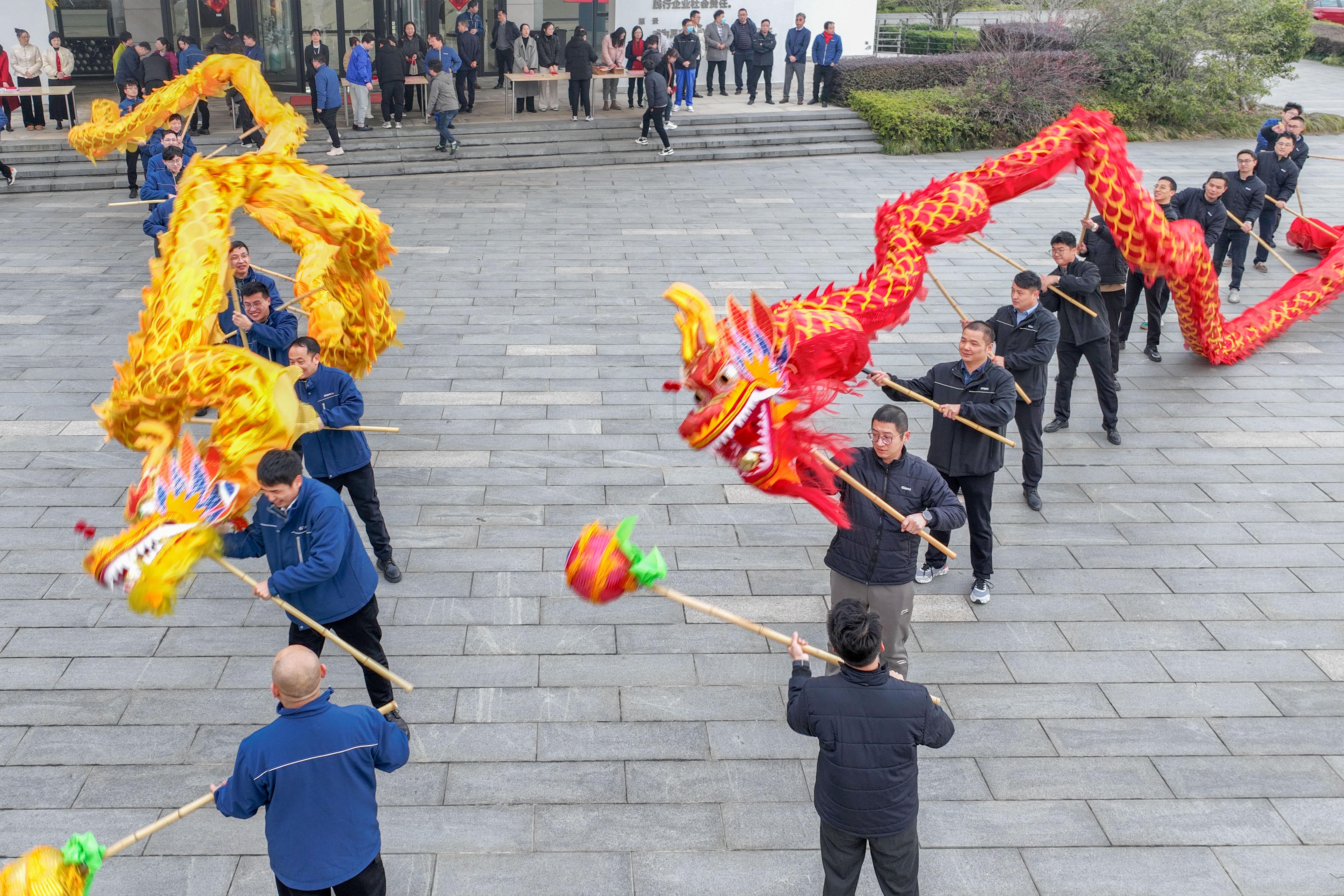 祥龍騰飛迎開工 春到巨人工業園
