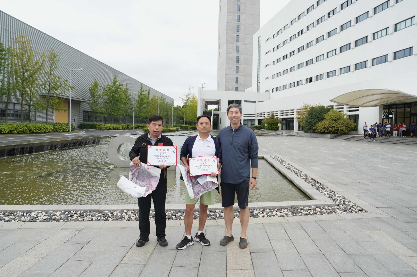 塔下再聚首 攀登勢正雄——巨龍電梯試驗塔第六屆登高跑開賽