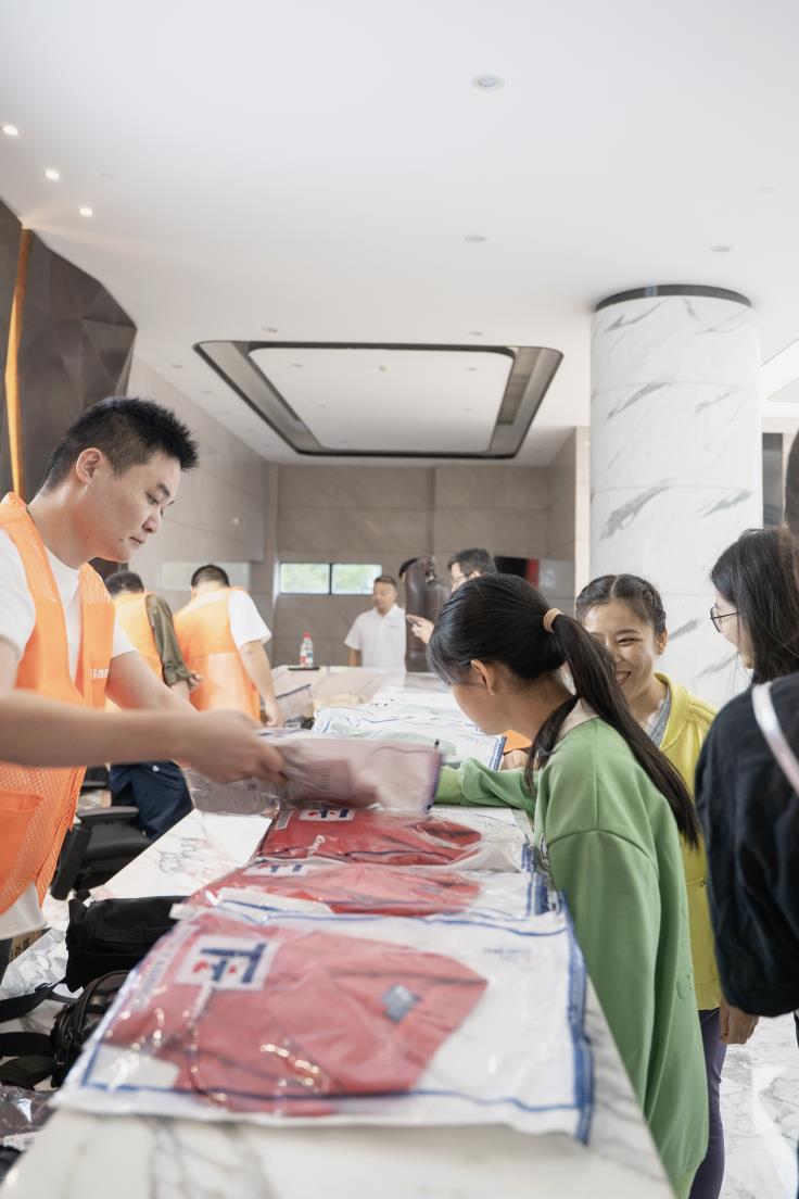 塔下再聚首 攀登勢正雄——巨龍電梯試驗塔第六屆登高跑開賽